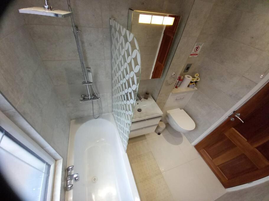 Luxury Holiday Home, Near Beach Southend-on-Sea Exteriör bild