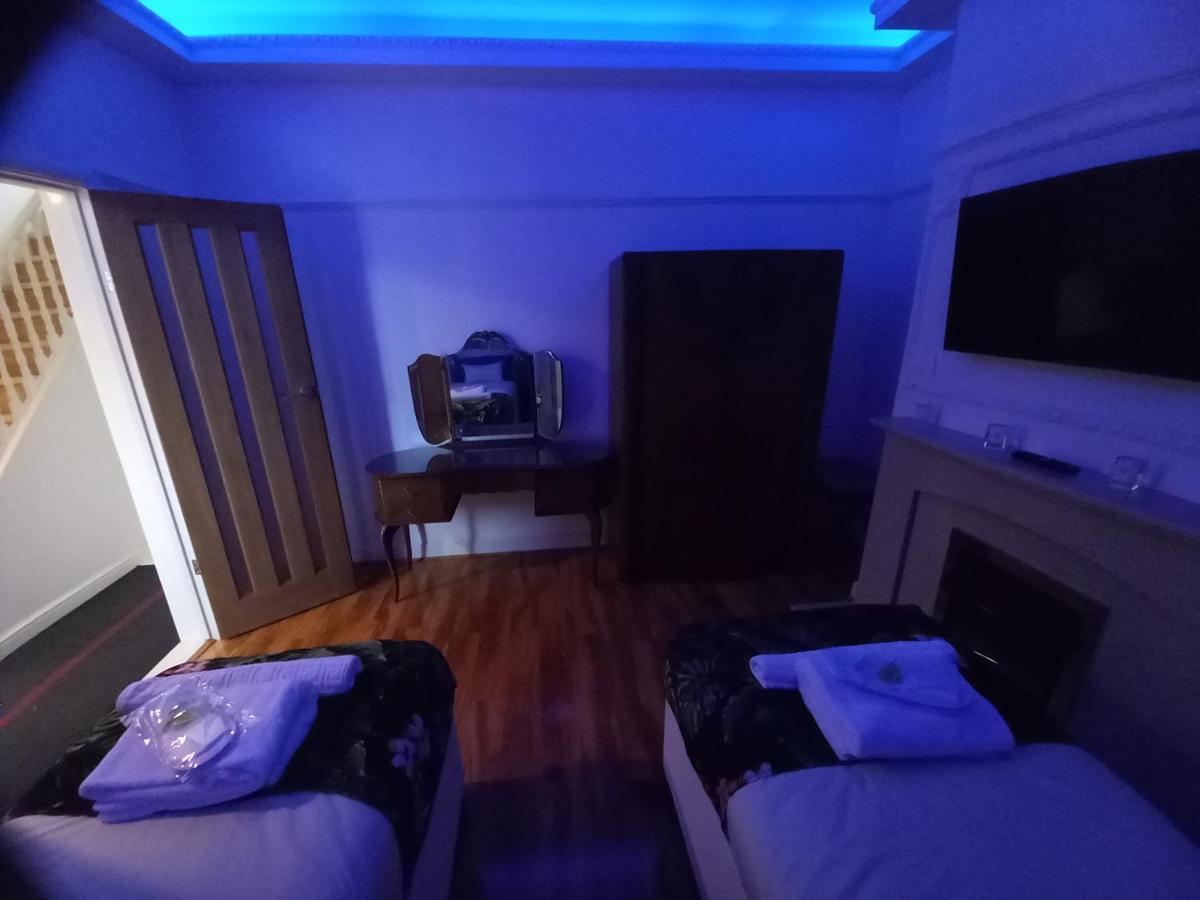 Luxury Holiday Home, Near Beach Southend-on-Sea Exteriör bild