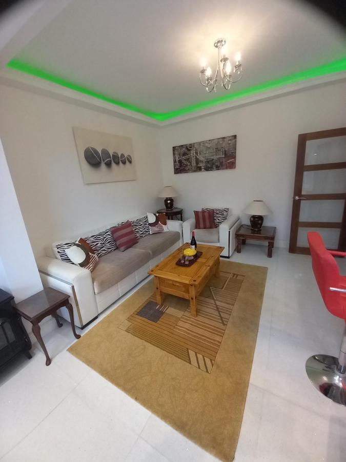 Luxury Holiday Home, Near Beach Southend-on-Sea Exteriör bild