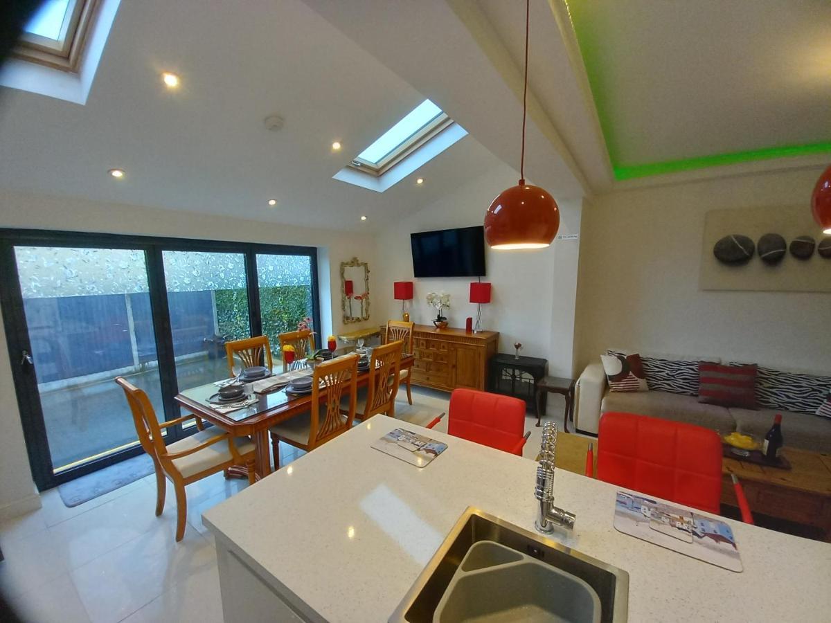 Luxury Holiday Home, Near Beach Southend-on-Sea Exteriör bild